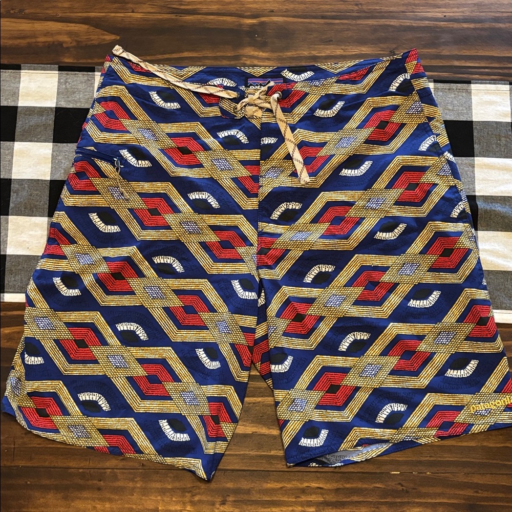 Patagonia board shorts 33  multicolor